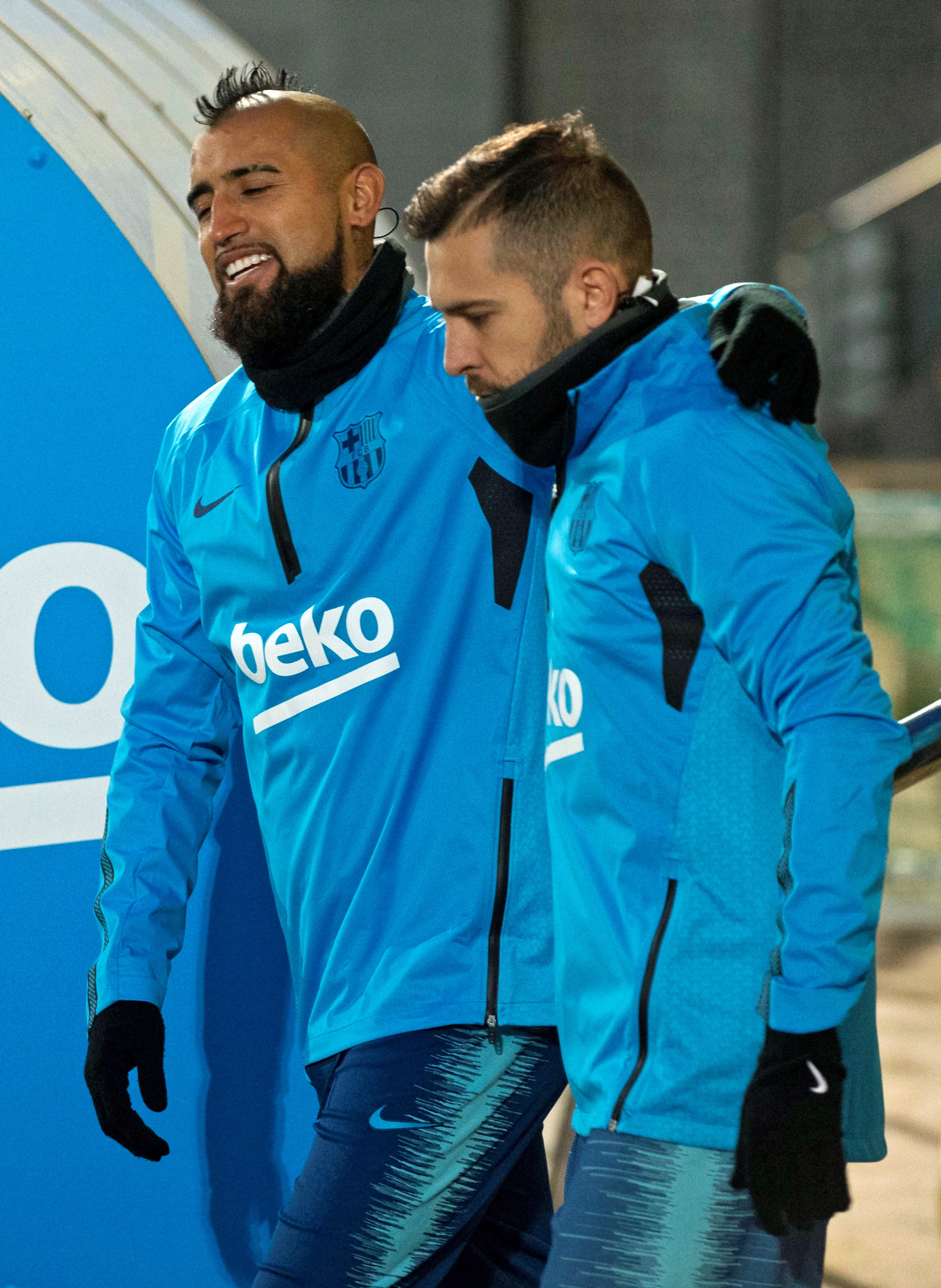 今晚上海久事备战国王杯，造点机会细节曝光，压力陡增，更衣室氛围转暖 