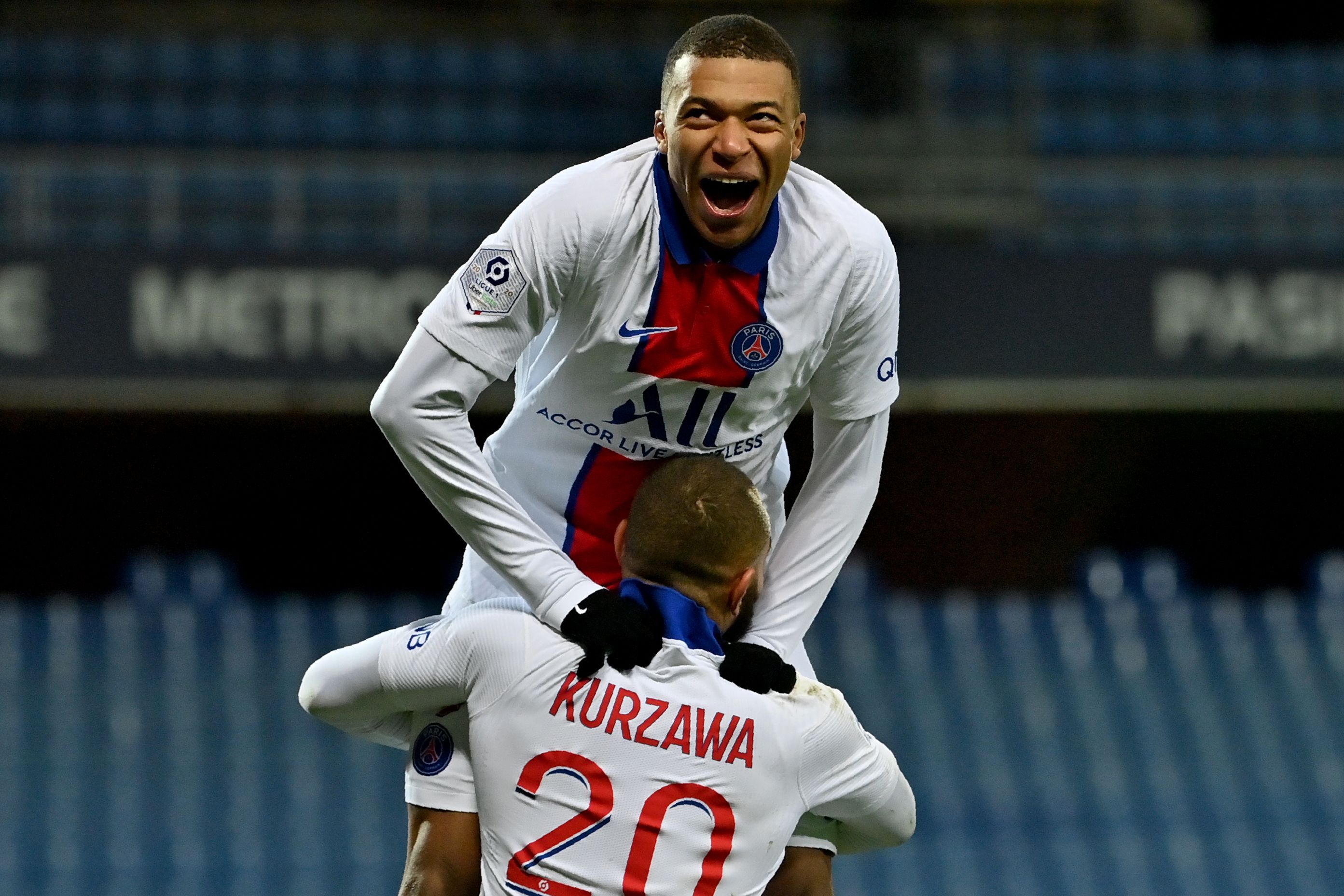 赛地聚焦——法甲窗口期热度飙升，克里夫兰骑士迎来里程碑，气氛紧张，心理建设被强调(克里夫兰骑士队夺冠)-九游平台