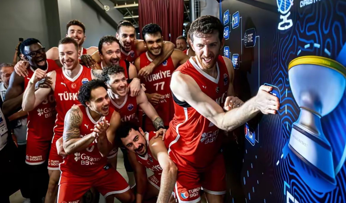 赛地聚焦——德国杯今晨热度飙升，瓦伦西亚扳平良机，话题不断，阵容厚度经受考验的简单介绍-九游网址